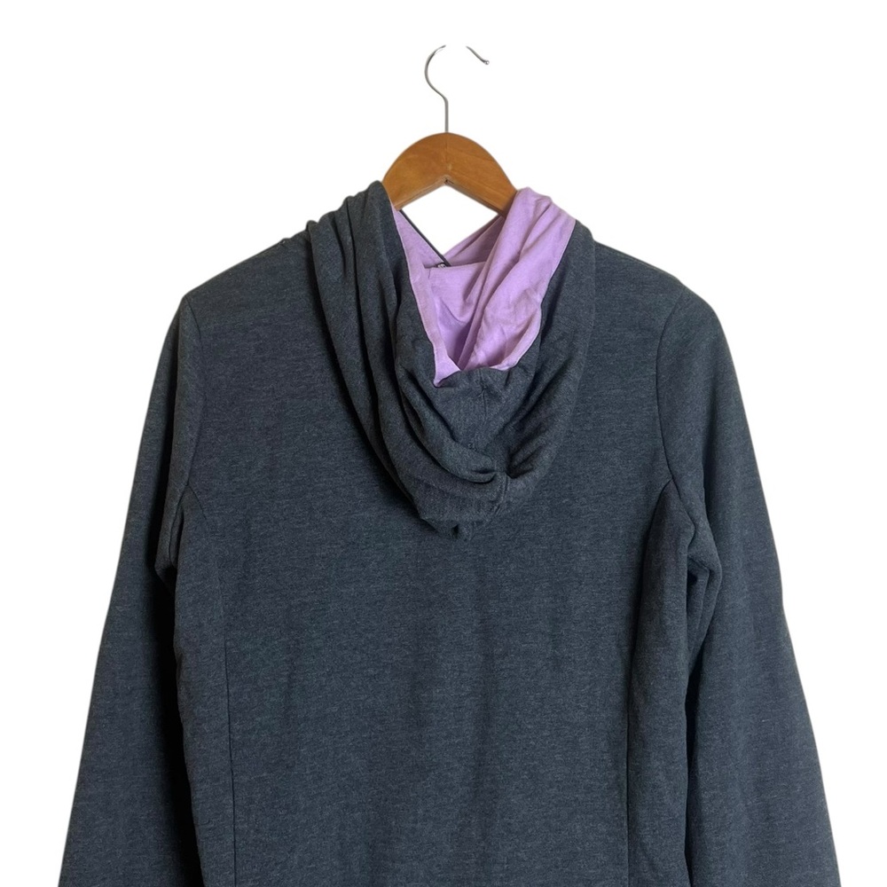 The north face grey fleece hoodie. Size medium - Picture 8 of 8